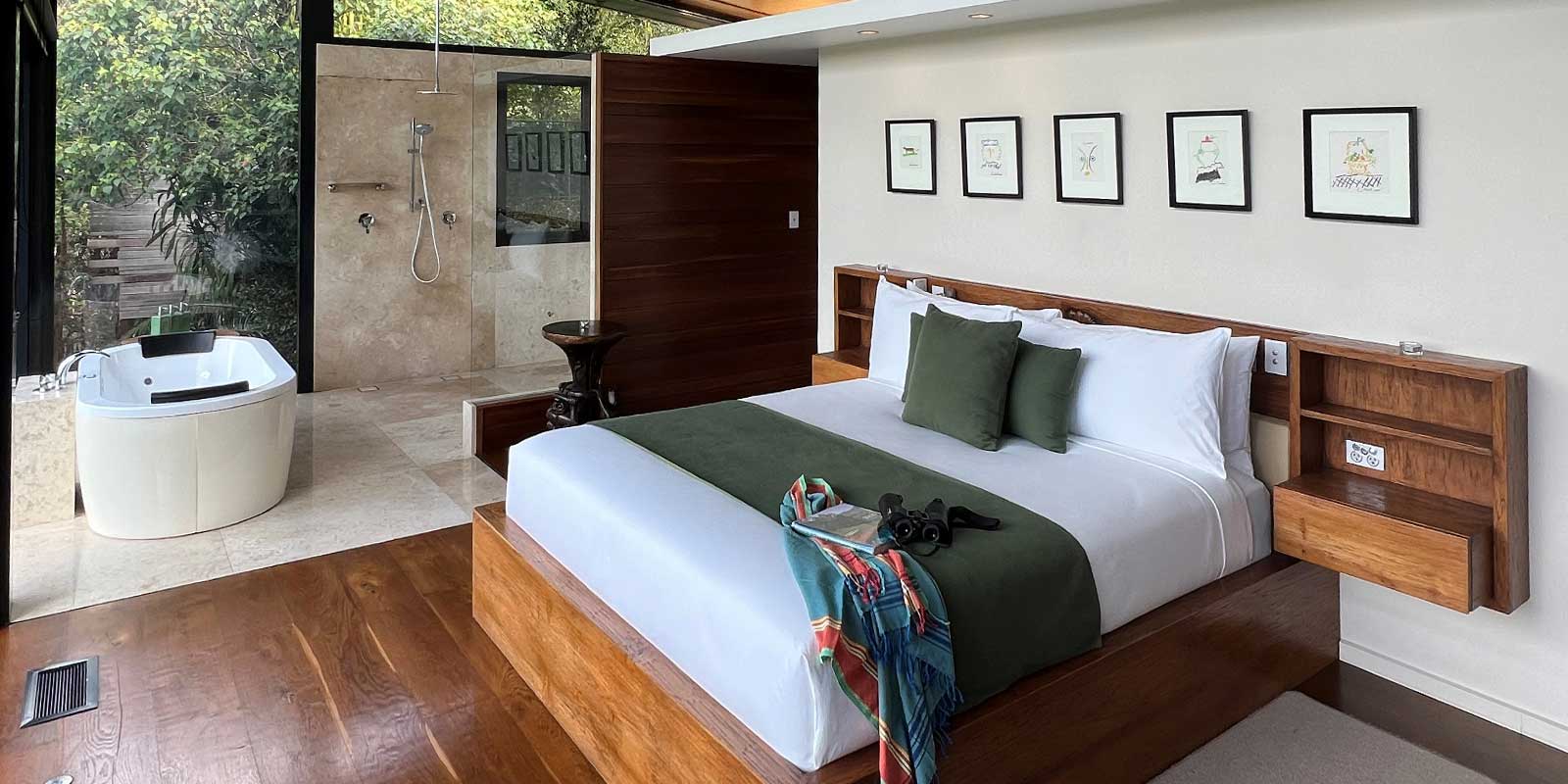 1600×800-Luxury-Mountain-View-Lodge-Byron-bedroom-bathroom-day